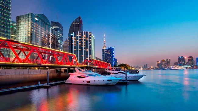 Sunset Experience Aboard a Luxury Yacht at at Mandarin Oriental Pudong, Shanghai 
