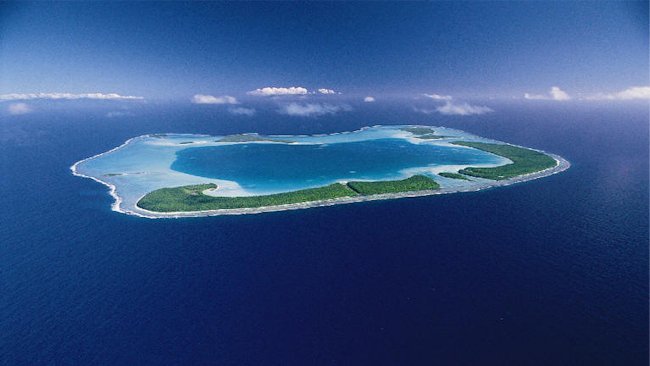 The Moorings Launches New Crewed Yacht Charters from The Tuamotu Islands