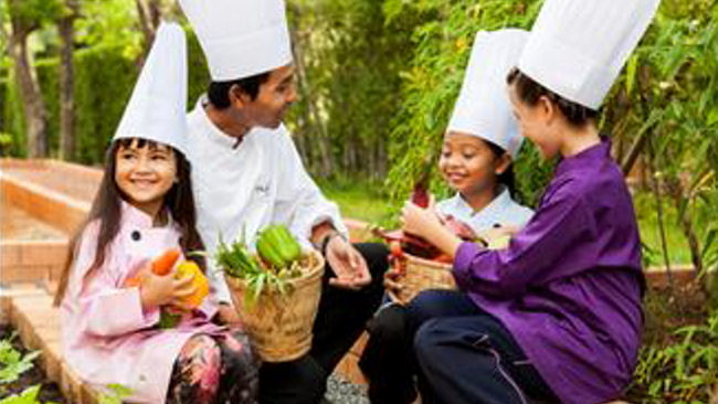 Phulay Bay Cooks up New Petit Chef Program