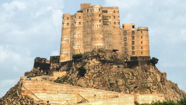 230-year-old Warrior Fort Reopens as Alila Fort Bishangarh