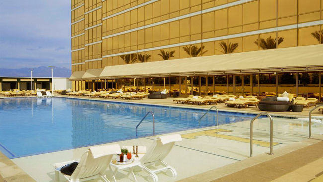 Trump International Hotel Las Vegas Debuts Poolside Dining and Spa