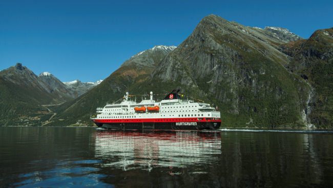 Hurtigruten Makes Agents Epic Explorers with Updated Certification Program