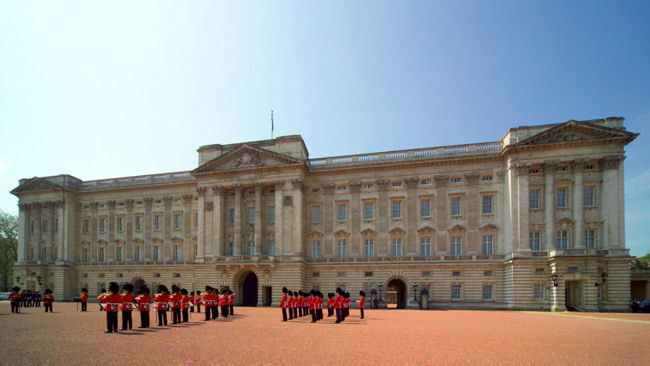 By Royal Invitation: Exclusive Access to the Royal Palaces