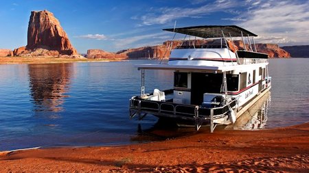 Lake Powell Resorts and Marinas Offers 50% Off Houseboat Rentals, Jan. 1 - June 18