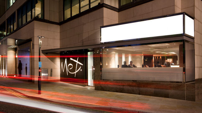NEW Met Bar Opens at Metropolitan London