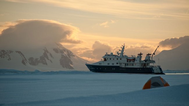 Ultra Luxury Expeditions to Antarctica by Private Jet and Chartered Yacht