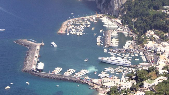 Unforgettable Boating Experiences Along the Amalfi Coast and Capri 
