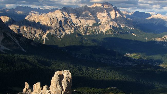 Silversea Invites Guests to Hike Italy's Stunning Dolomites