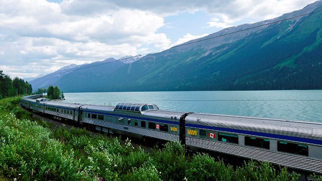 Experience the Splendor of Canada via Luxury Rail 