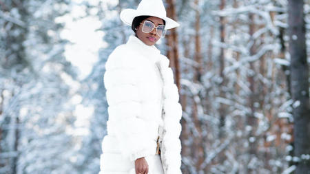 Snowy Adventures: Fashion Essentials for the Stylish Traveler