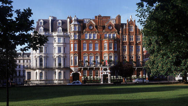 London's 5 Star Milestone Hotel Offers Royal Wedding Package