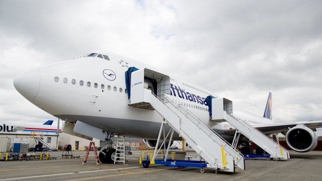 Delivered: Boeing's 1,500th Jumbo Jet Goes to Lufthansa