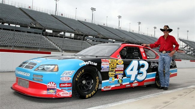 Richard Petty Offers Fantasy Racing Camp Experience in Las Vegas 
