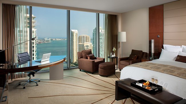 JW Marriott Marquis Miami Offers Art Package