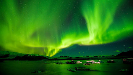 Northern Lights Glamping - Experience the Aurora in Luxury