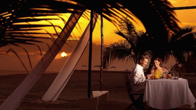 Ultimate Toes-in-the-Sand Dining at Resorts Worldwide