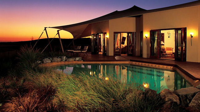 Al Maha Desert Resort & Spa Joins Starwod Luxury Collection