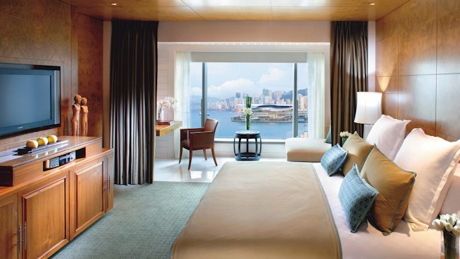 Mandarin Oriental, Hong Kong And ChloÃ© Present A Unique Art Exhibition and Room Package 