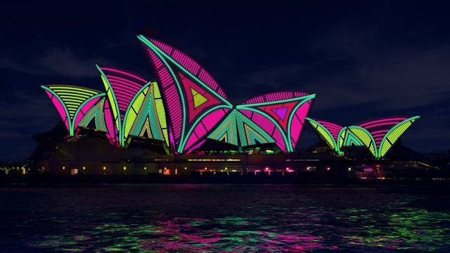 6 Spectacular Light Shows Around The World