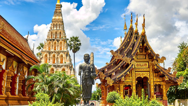 10 Reasons Why Visiting Thailand Should Be In Your Bucket List