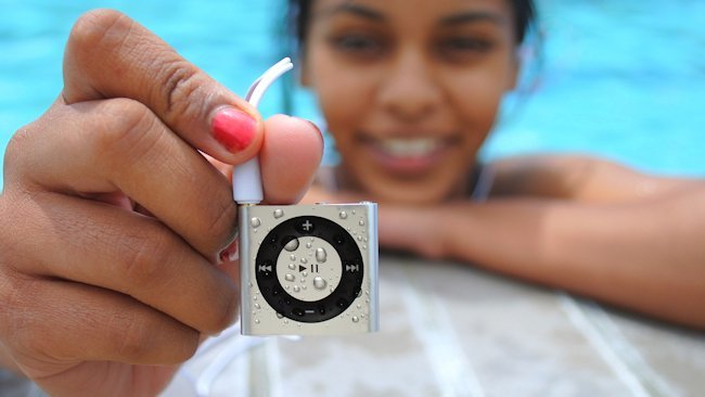Underwater Audio Offers Unique Gift for the Music-Loving Swimmer