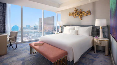Fontainebleau Las Vegas Officially Opens its Doors 