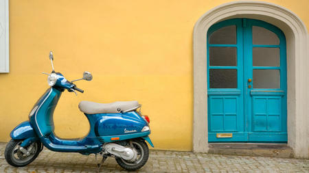 Moped Riding Basics for First Time Renters