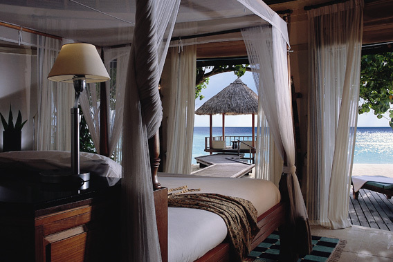 Banyan Tree Vabbinfaru, Maldives - 5 Star Luxury Resort & Spa-slide-1