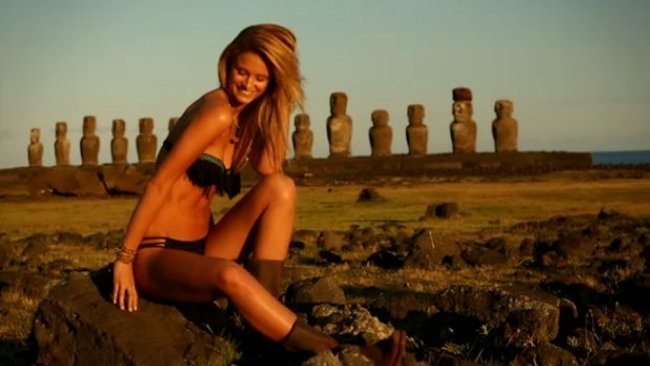 SI Swimsuit model Easter Island statues
