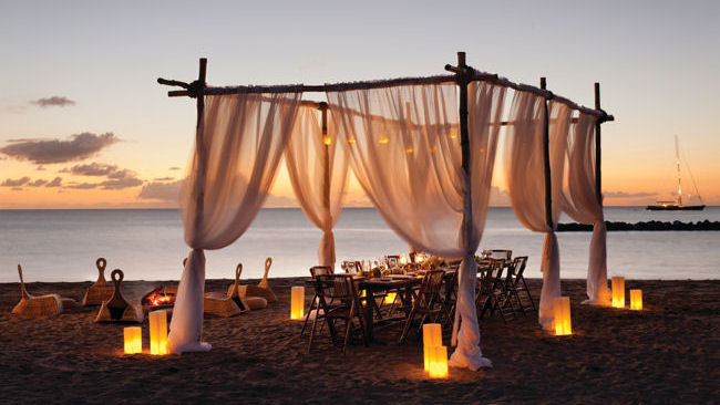 Four Seasons Resort Nevis beach dining