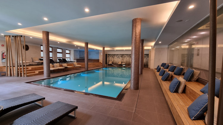 Grand Hotel Savoia spa pool