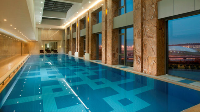 Hilton Beijing Capital Airport Swimming Pool