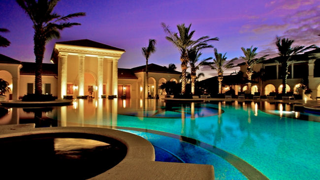 Regent Village resort pool