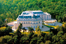 CASTLES & CHATEAUX