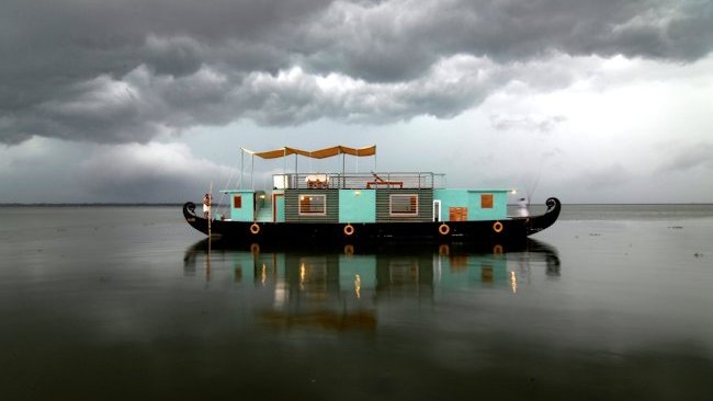 Discovery Houseboat by Malabar Escapes