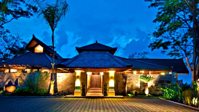 Mead Brown Costa Rica Offers 12,000 sq.ft. Luxury Balinese-style ...