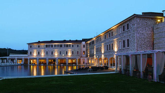 Tuscany's Terme di Saturnia Spa Offers 23-carat Gold Treatment