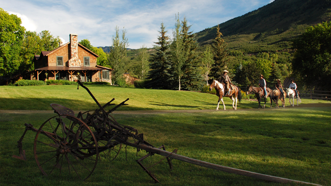 Exploring National Parks with Fine Wine instead of Sleeping Bags