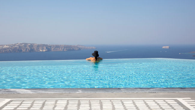 EROSANTORINI Debuts as the Island's Most Exclusive Resort Estate