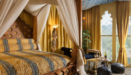 10 Over-the-Top Romantic Suites in California