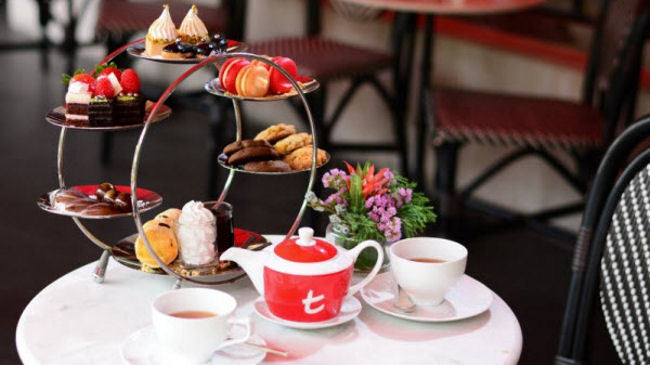 High-End Hotels Renew Interest in High Tea After High Noon