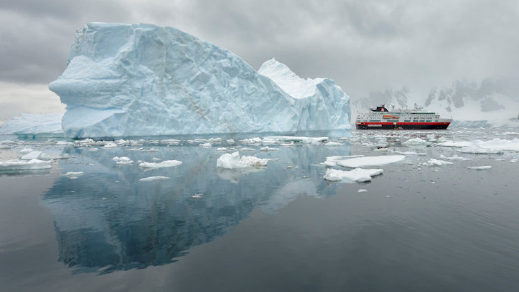 Hurtigruten Offers Free Flights on 2019 Antarctica Expeditions