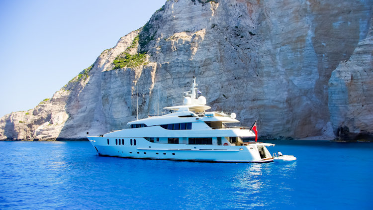 Luxury Travel Agents Now Offer Yachting Vacations