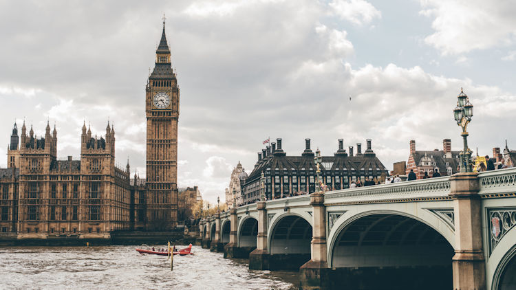 7 Luxury Activities for a Long Layover in London