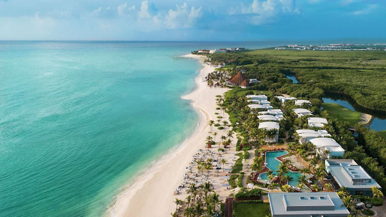 Spend the Holidays by the Sea at Andaz Mayakoba Resort Riviera Maya