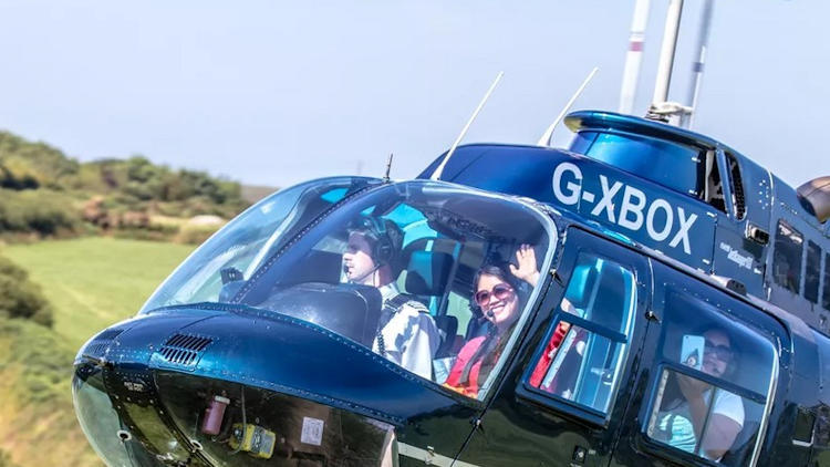 Wonderdays' Christmas Special Offers: 6 Mile Helicopter Flight Experience