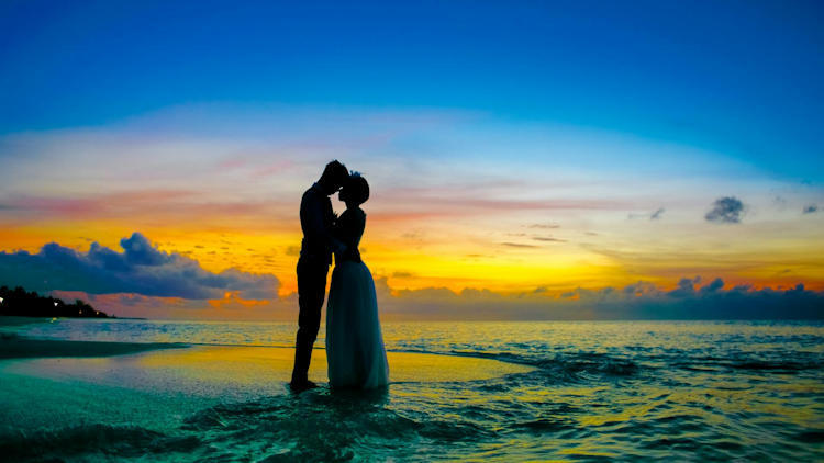Roam Elopements: The Perfect Partner for Your Dream Maui Wedding