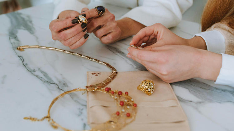 How Long Does It Take to Get an Online Jewelry Appraisal in Aventura?