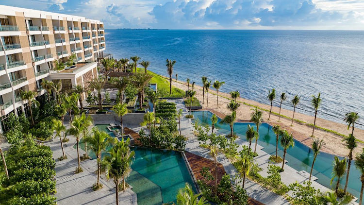 Suites for Every Type of Traveler During the Holidays