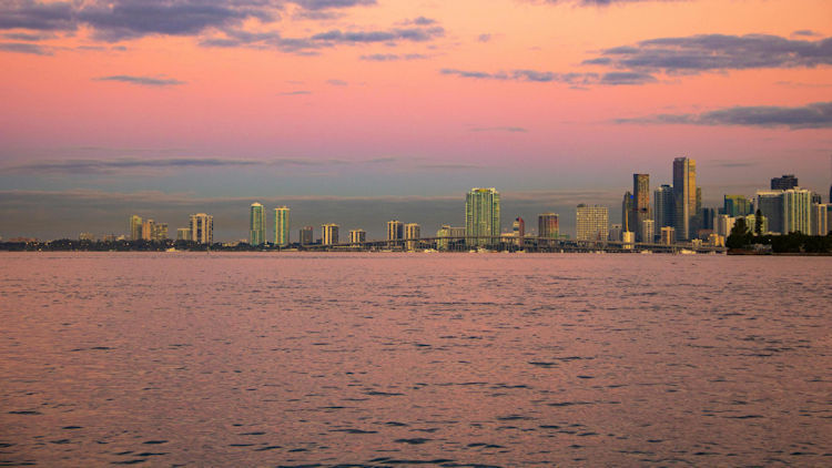 Golden Hour Cruising in Miami 2026: The Ultimate Luxury Sunset Experience on Biscayne Bay
